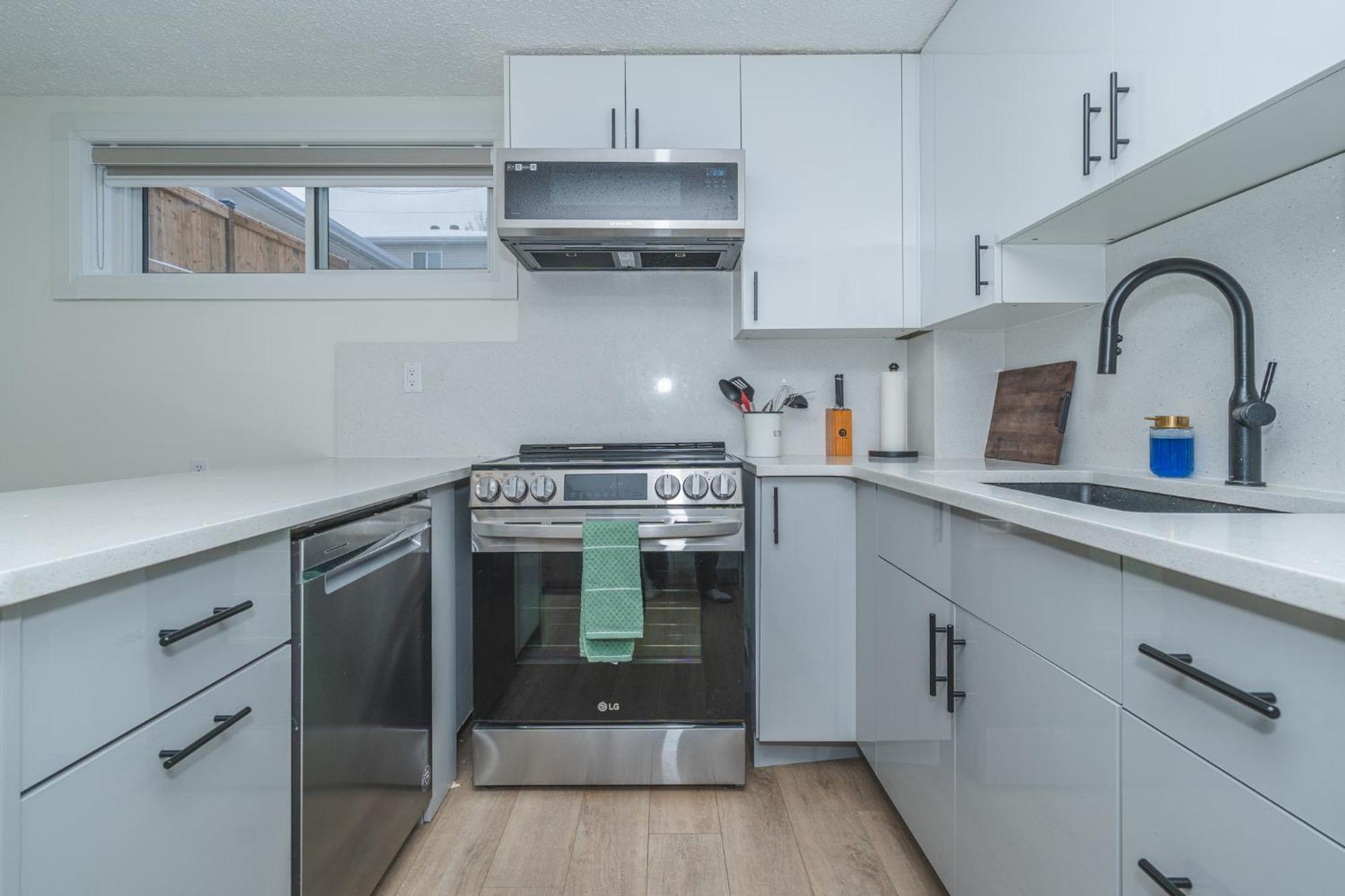 Central Edmonton Family Friendly Home Buitenkant foto